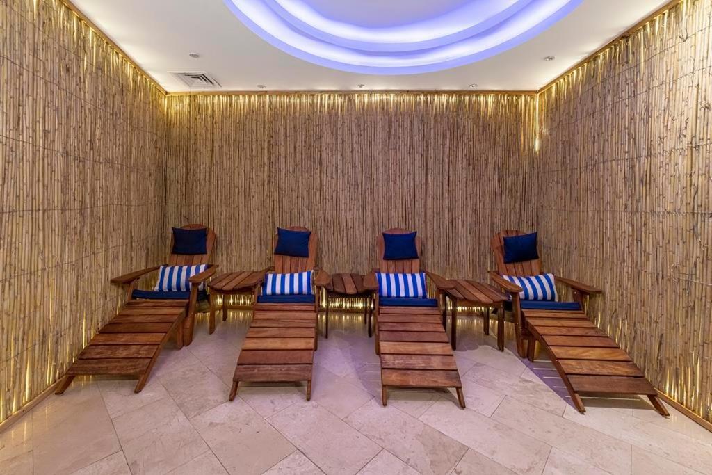 Savoy Hotel Spa & Casino Kyrenia  Exterior photo A relaxation room at a spa
